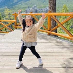 Meet your Posher, Hazel